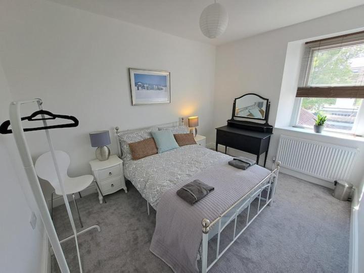 Beautiful 2br Close To Beachfront Weston-super-Mare